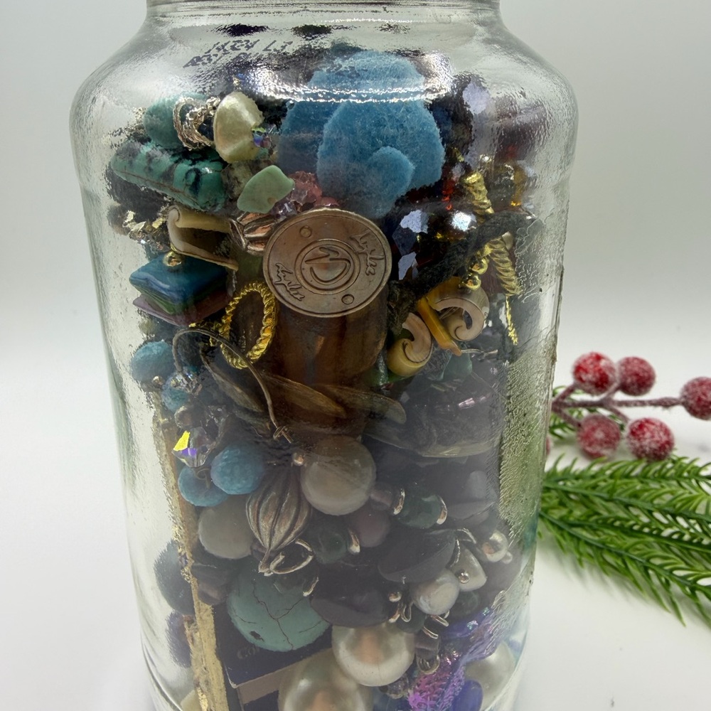Jewelry Jar Elegant Blue and Gold Jewelry Collection- Vintage Earrings - Picture 4 of 17